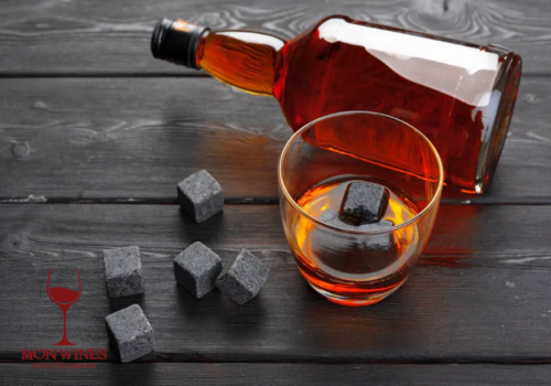 Đá Whisky Là Gì? Khám Phá Những Viên Đá Không Tan